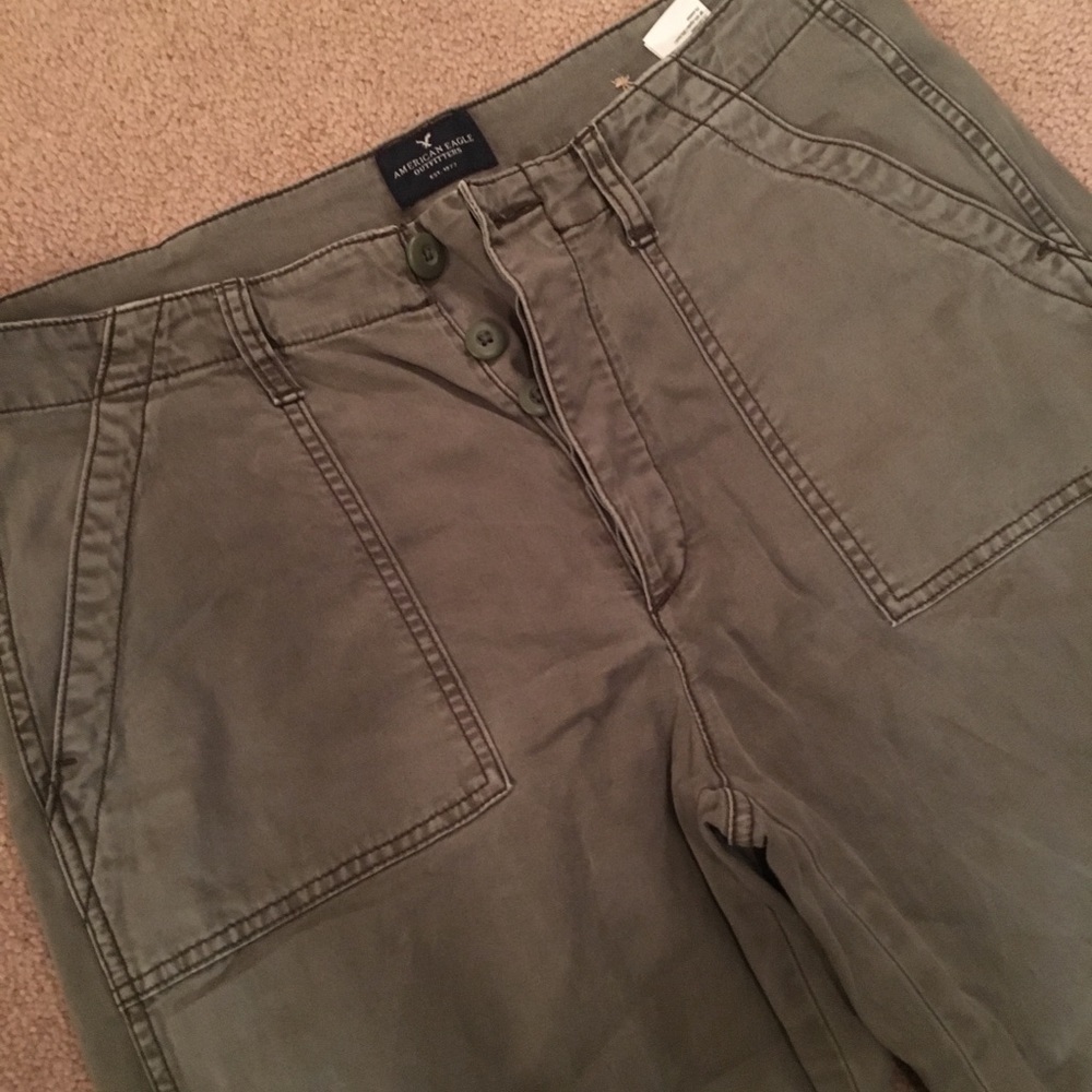 Hi-rise vintage cargo crop